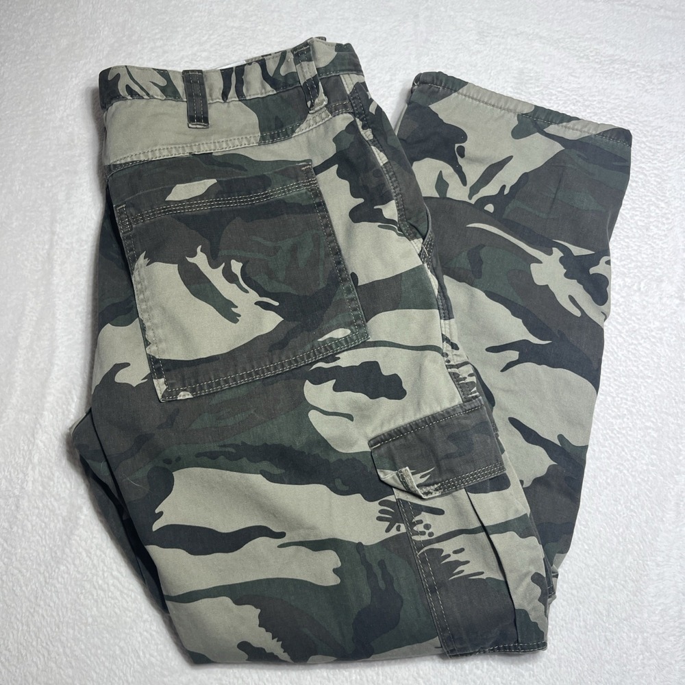 Wrangler Men's 38X30  (38x29) Camouflage Fleece Lined Relaxed Fit Cargo Pants